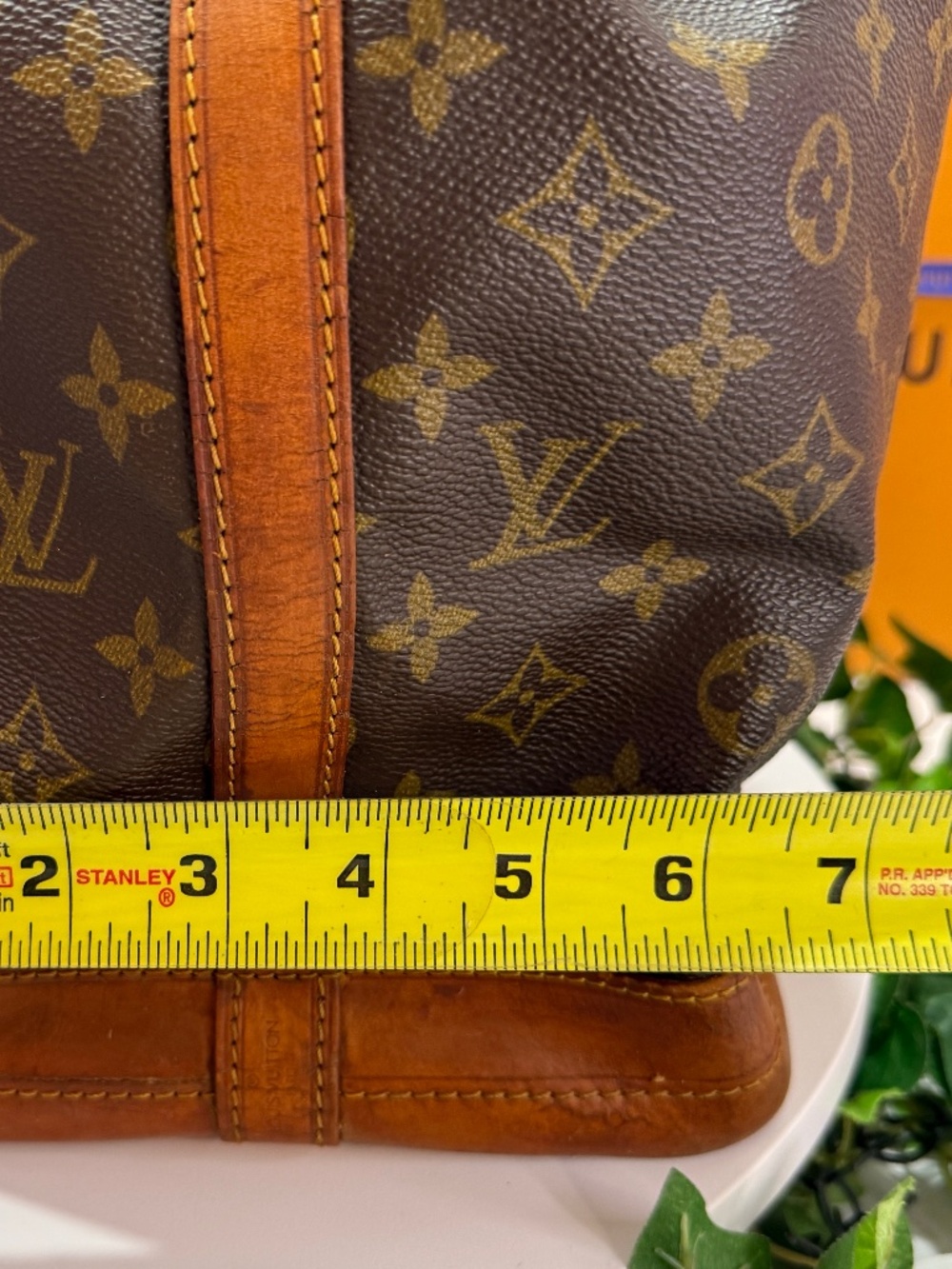 ELEGANT LOUIS VUITTON NOE BAG! - Picture 11 of 17